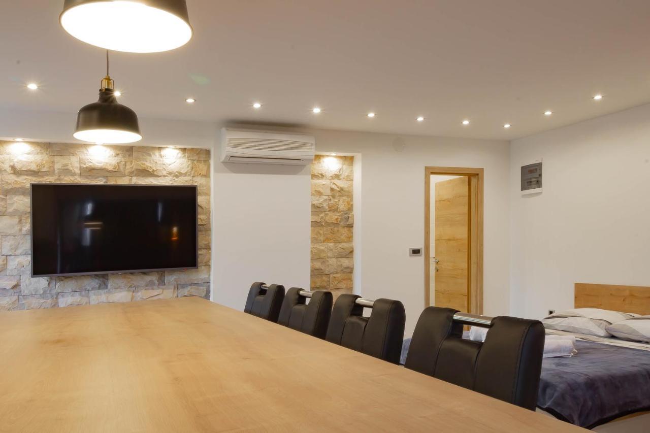 Apartments Marinici Rijeka - With Private Parking Exterior photo
